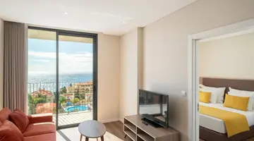 Apartamentos Monumental Plaza by Petit Hotels