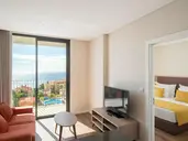 Apartamentos Monumental Plaza by Petit Hotels