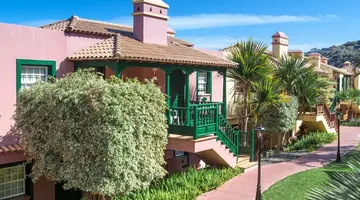 Apartamentos Oasis San Antonio