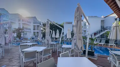 APARTAMENTOS PARQUE DEL SOL