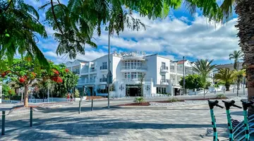 APARTAMENTOS PARQUE DEL SOL