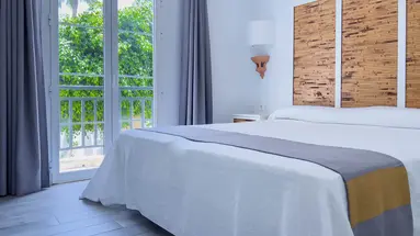 APARTAMENTOS PARQUE DEL SOL