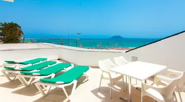 Apartamentos TAO Caleta Playa