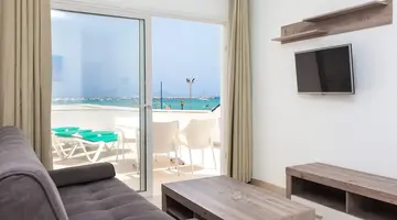 Apartamentos TAO Caleta Playa