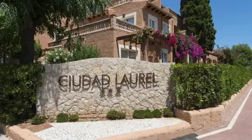 Aparthotel Ciudad Laurel