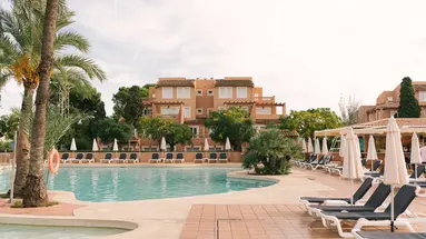 APARTHOTEL CIUDAD LAUREL
