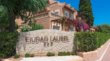 Aparthotel Ciudad Laurel