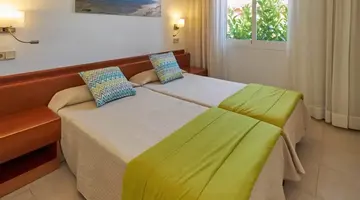 APARTHOTEL CIUDAD LAUREL