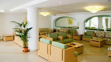 Aparthotel Esquinzo y Monte del Mar