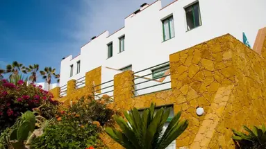 Aparthotel Esquinzo y Monte del Mar