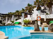 Aparthotel Esquinzo y Monte del Mar