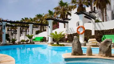 Aparthotel Esquinzo y Monte del Mar