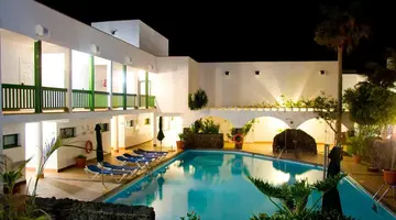 Aparthotel Esquinzo y Monte del Mar