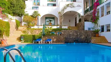 Aparthotel Esquinzo y Monte del Mar