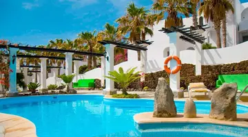 Aparthotel Esquinzo y Monte del Mar