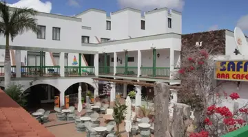 Aparthotel Esquinzo y Monte del Mar