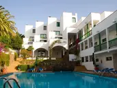 Aparthotel Esquinzo y Monte del Mar