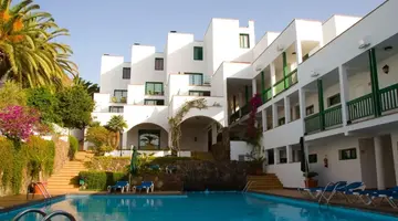 Aparthotel Esquinzo y Monte del Mar