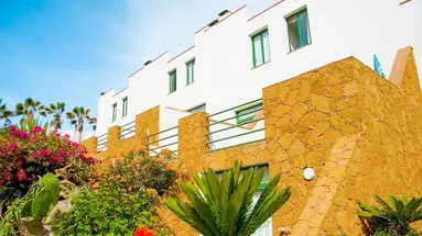 Aparthotel Esquinzo y Monte del Mar