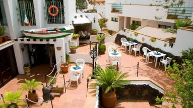 Aparthotel Esquinzo y Monte del Mar