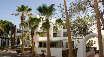 Aparthotel Esquinzo y Monte del Mar