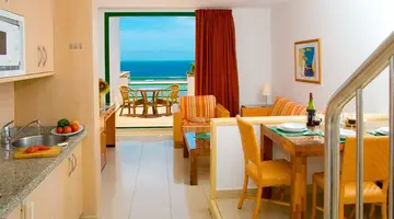 Aparthotel Esquinzo y Monte del Mar