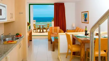 Aparthotel Esquinzo y Monte del Mar