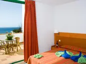 Aparthotel Esquinzo y Monte del Mar