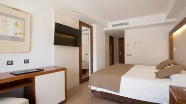 APARTHOTEL HIPOTELS CALA MILLOR PARK