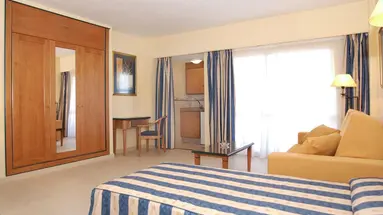 APARTHOTEL PYR FUENGIROLA