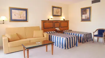 APARTHOTEL PYR FUENGIROLA
