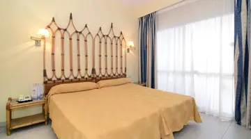 APARTHOTEL PYR FUENGIROLA