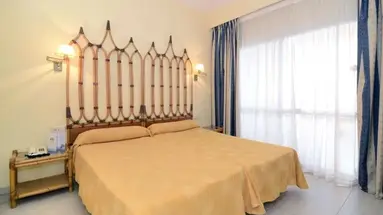 APARTHOTEL PYR FUENGIROLA