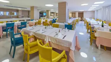 Aparthotel y Hotel Paguera Beach