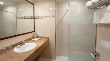 Aparthotel y Hotel Paguera Beach