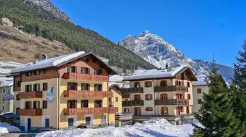 Apartments Casa Raethia