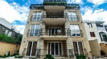Apartments Franeta
