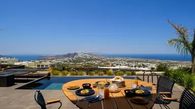 Apikia Santorini