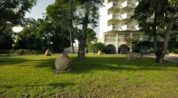 APOLLO BEACH HOTEL