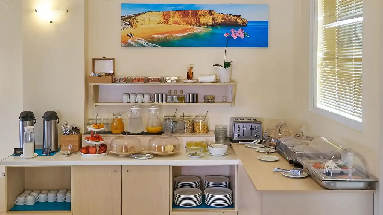 Apollon Hotel Apartments