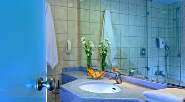 Apollonia Resort & Spa