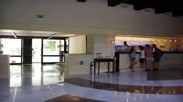 Apollonia Resort & Spa
