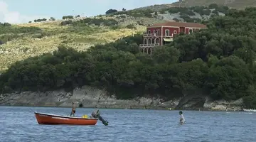 Apraos Bay