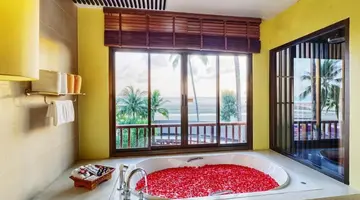 Apsara Beachfront Resort & Villa
