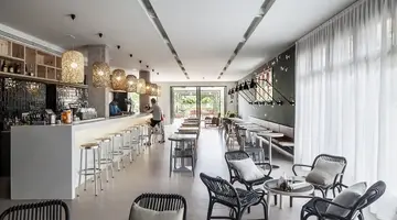 Aqua Hotel Bertran Park