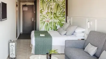 Aqua Hotel Bertran Park