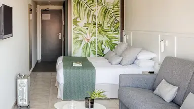Aqua Hotel Bertran Park