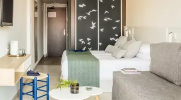 Aqua Hotel Bertran Park