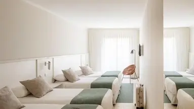 Aqua Hotel Bertran Park