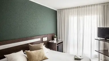 Aqua Hotel Bertran Park